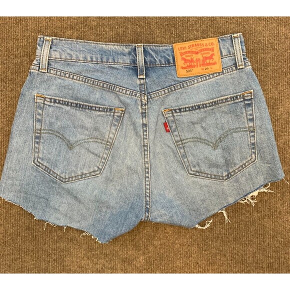 Levis 505 Shorts Womens 29 Mid Rise Cut-Off Whiskered Beach Pool Stretch Denim - Picture 2 of 9
